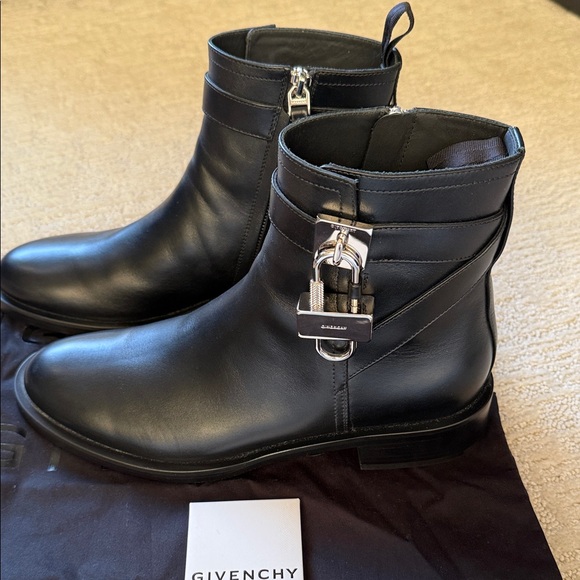 Givenchy Padlock boots - Picture 8 of 9
